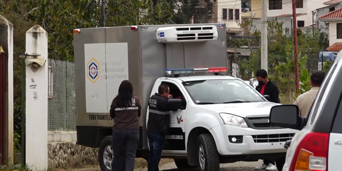 Hallan cadáveres de una pareja dentro de una casa, en Cuenca