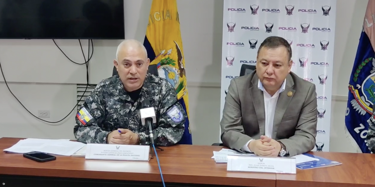 La Policía detuvo a hombre extranjero que intentó fingir ser agente del FBI, en Santa Elena