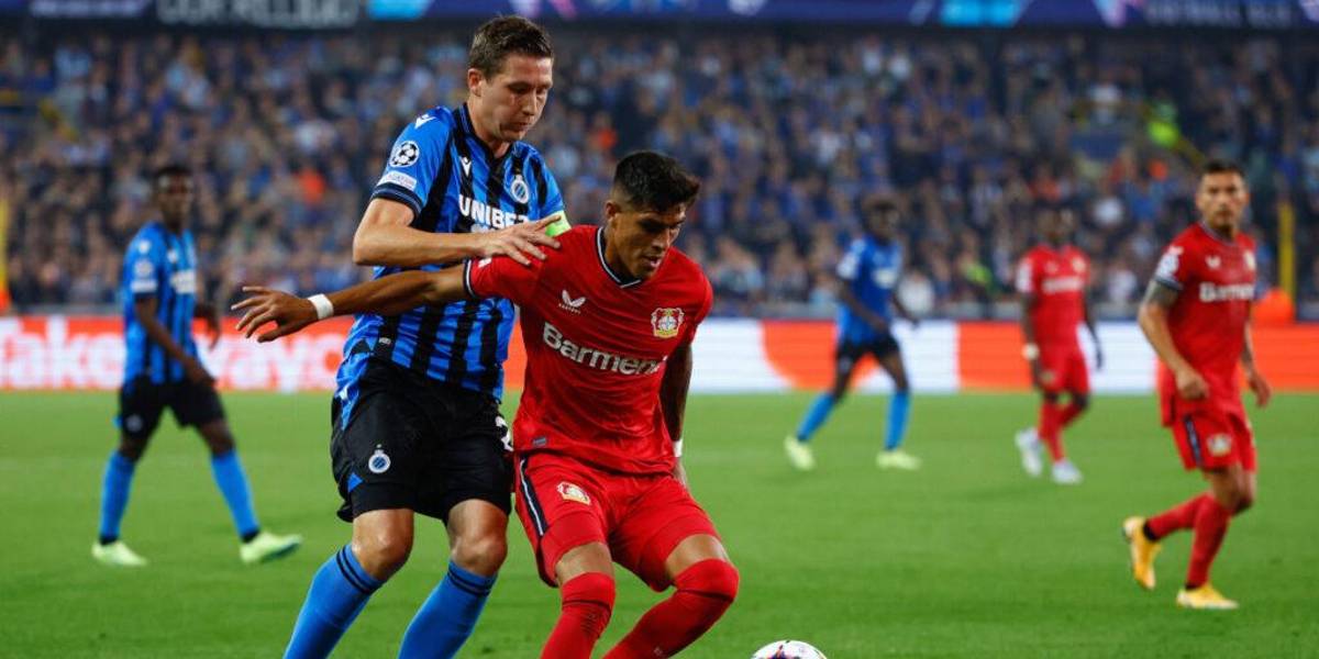 Piero Hincapié fue titular en la derrota de su equipo en Champions League