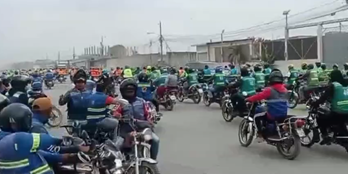 Motorizados protestan en Durán contra restricción de circulación