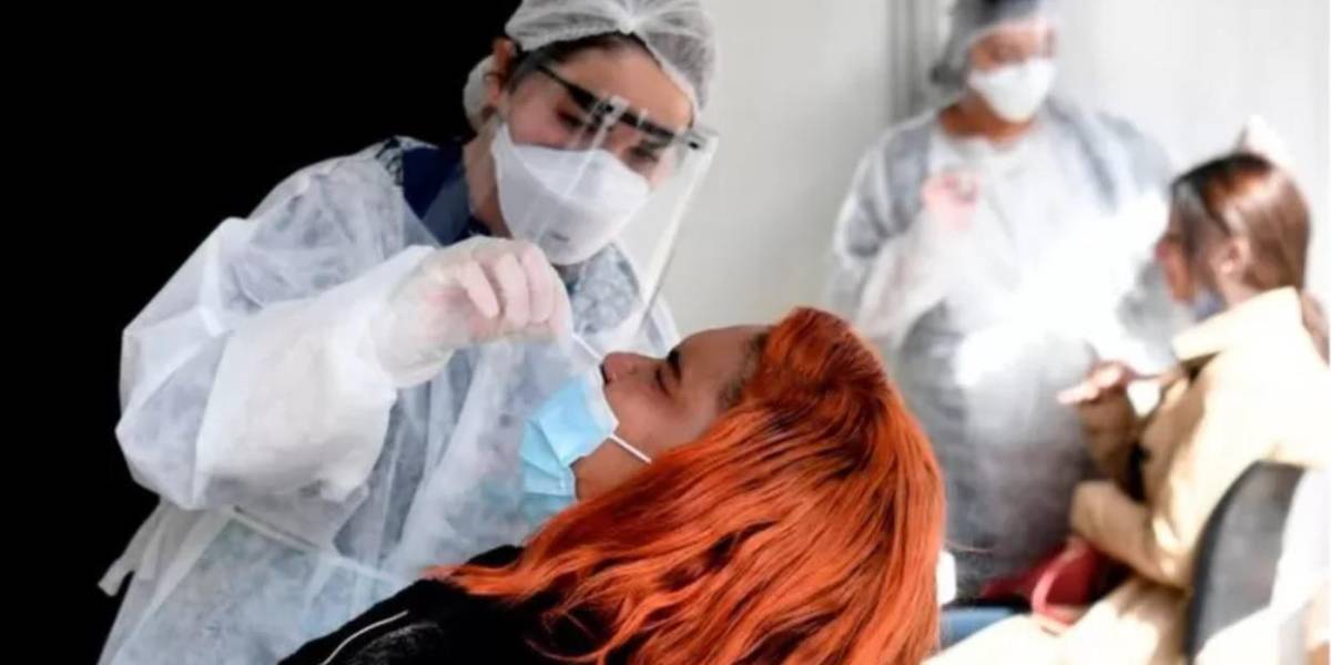 El fenómeno que te hace padecer los síntomas del COVID-19 aunque no la tengas cuando te haces una PCR