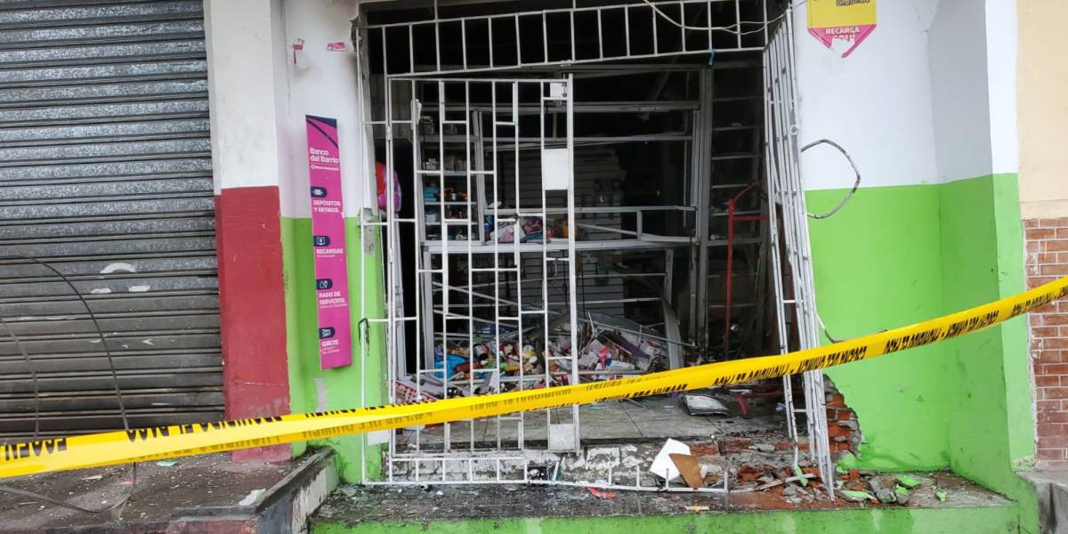 Una farmacia en Pascuales quedó destruida por un ataque de extorsionadores