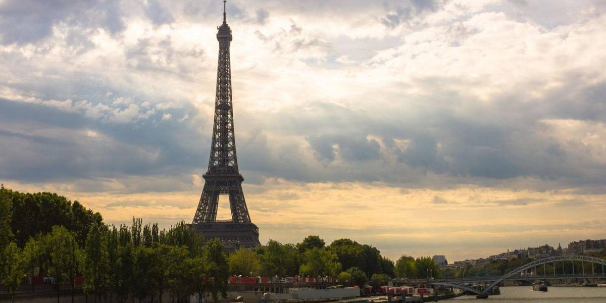 La Torre Eiffel fue evacuada por una amenaza de bomba