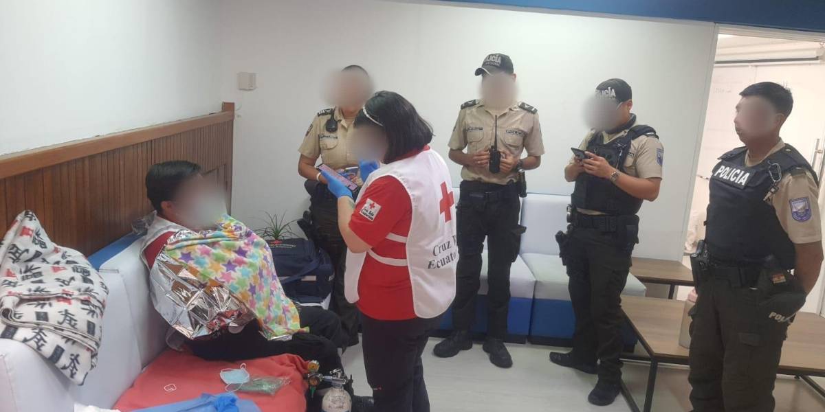 Quito: una bebé, de aproximadamente 39 semanas, fue encontrada con vida en un contenedor de basura