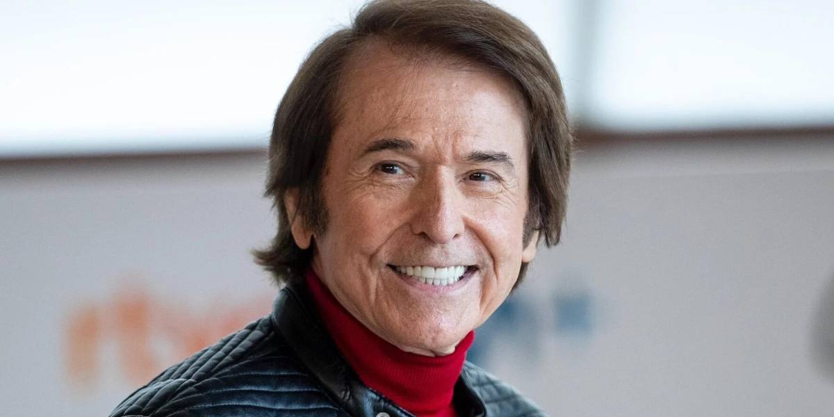 Raphael reaparece en concierto tras su diagnóstico de linfoma cerebral