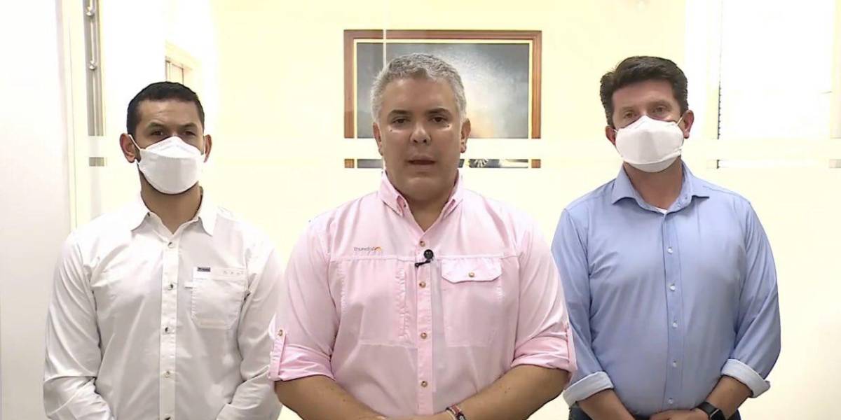 Atacan a tiros el helicóptero en el que viajaba el presidente de Colombia