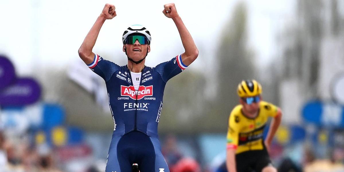 Van der Poel se lleva la etapa 1 del Giro de Italia; Carapaz llegó en el sexto lugar