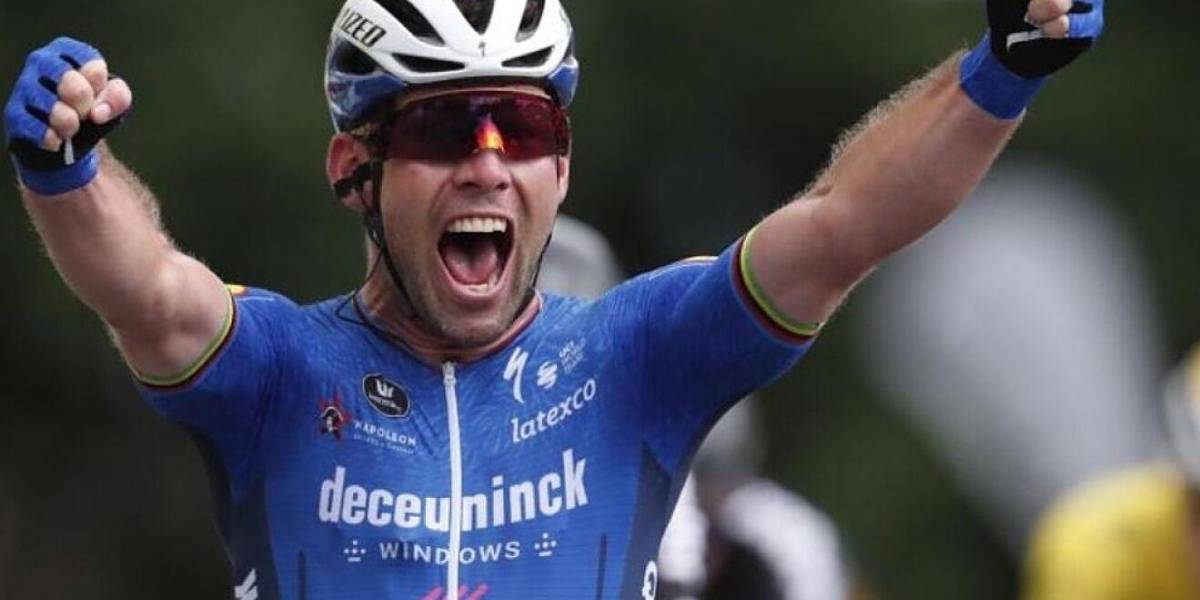 Mark Cavendish se lleva la etapa 3 del Giro de Italia; Carapaz sigue en el puesto 15