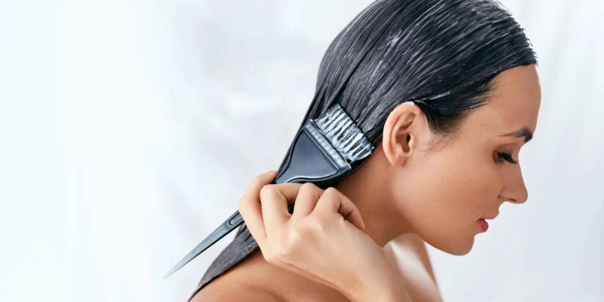 El truco casero con un ingrediente natural para eliminar las canas