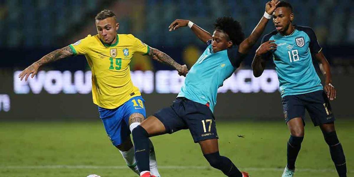 Ecuador y Brasil ensayan sus onces titulares para su choque en Quito