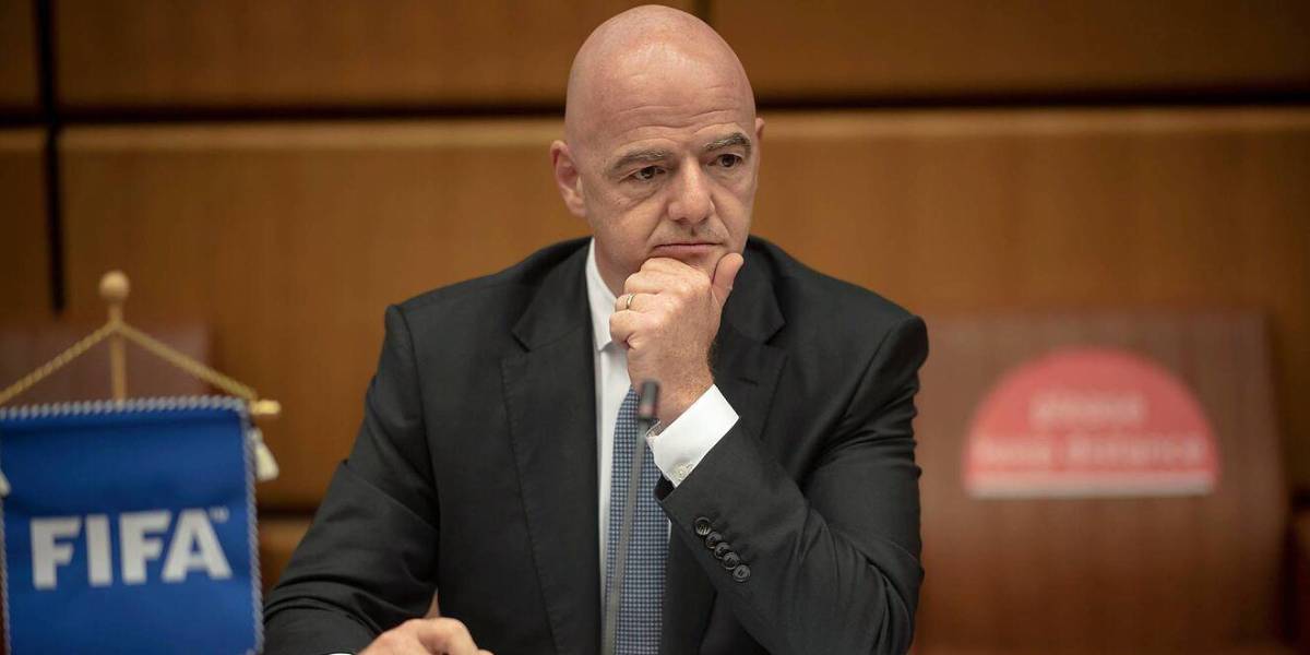 Infantino: La Eurocopa también podría ser cada dos años, como los Mundiales