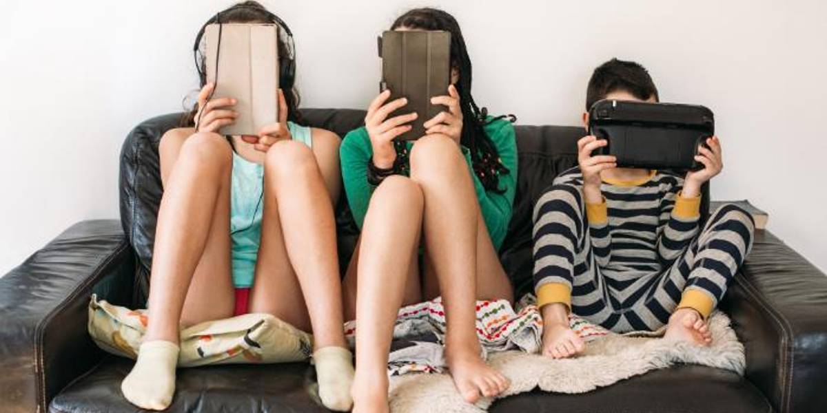 Vacaciones sin pantallas: cómo lograr que los niños se desconecten