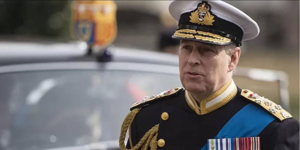 La reina retira los títulos militares al príncipe Andrés por escándalo sexual