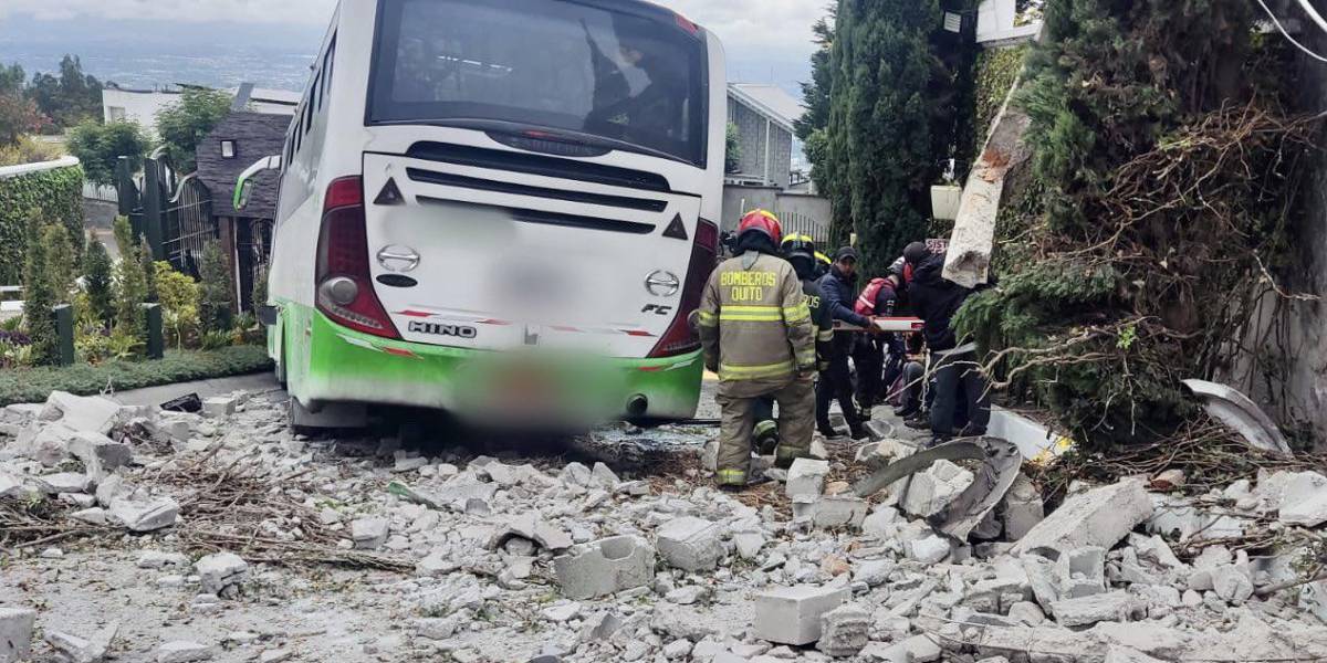 Quito: un siniestro en la avenida Interoceánica dejó nueve heridos