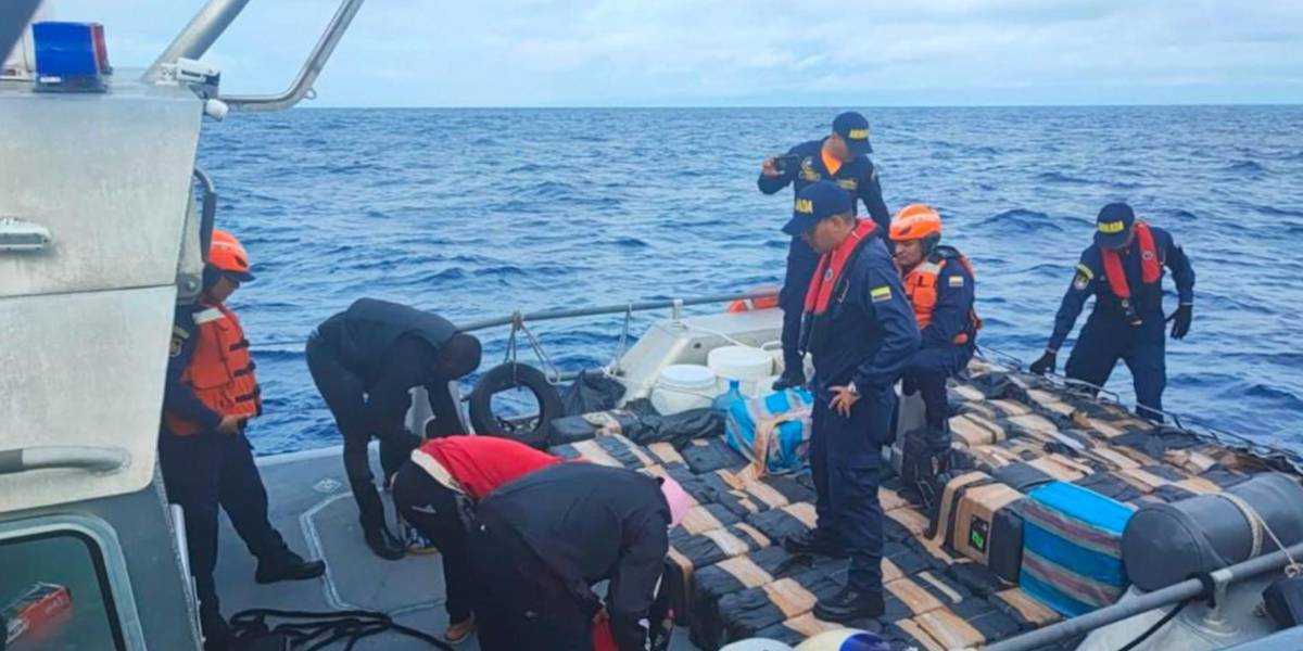 Dos ecuatorianos enviados a cárcel de Colombia por transportar casi dos toneladas de cocaína en narcosumergible
