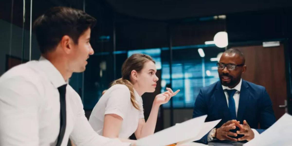 ¿Por qué tantas mujeres no buscan ascender en sus trabajos al ritmo que lo hacen los hombres?