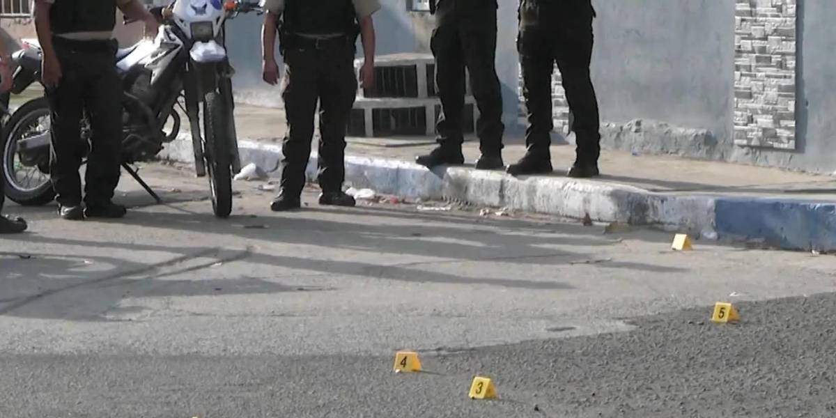 Una mujer fue asesinada cerca de una unidad educativa en Manta