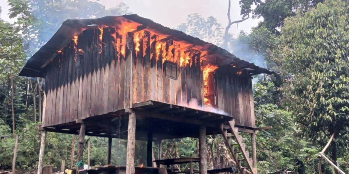 Un campamento minero que contaba con área de práctica de tiro fue destruido en Alto Punino