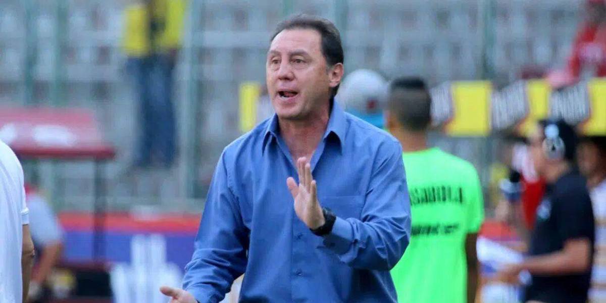 Aguinaga: Esta es la selección que más gusta y la que más disgusta por el manejo