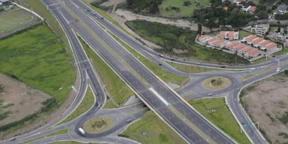 La Contraloría General del Estado confirmó cinco glosas que bordean los 8 millones de dólares