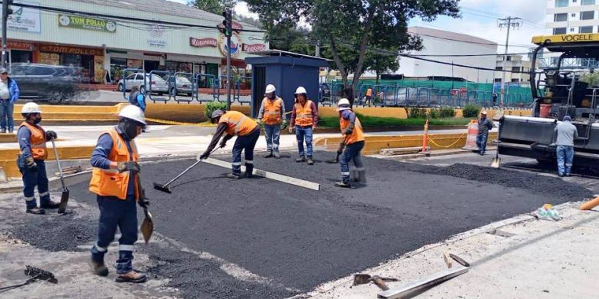 El retiro del puente peatonal en la Av. 6 de diciembre será en horarios nocturnos del 5 al 8 de mayo de 2025