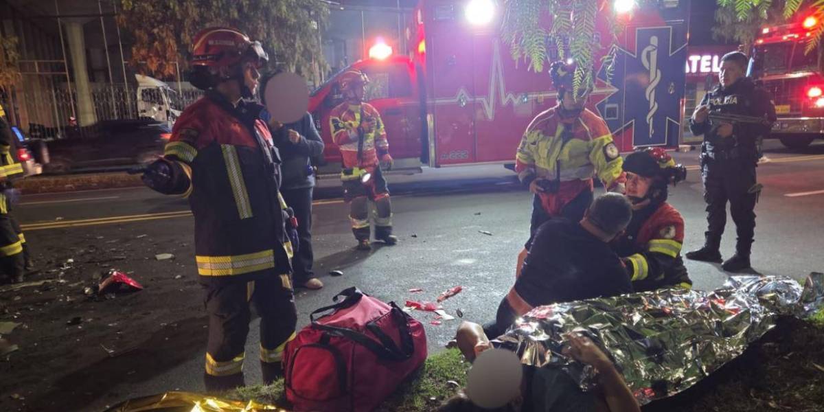 Choque múltiple entre bus y autos deja seis heridos en La Kennedy, Quito