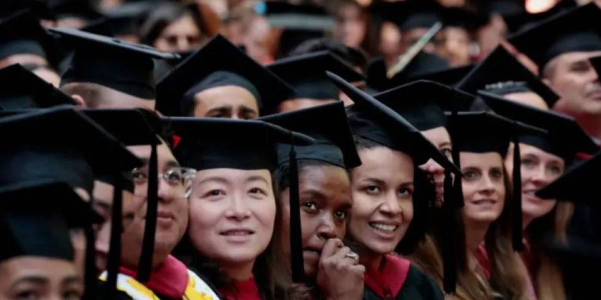 ¿Por qué el gobierno de Trump quiere revocar las visas de los estudiantes chinos?