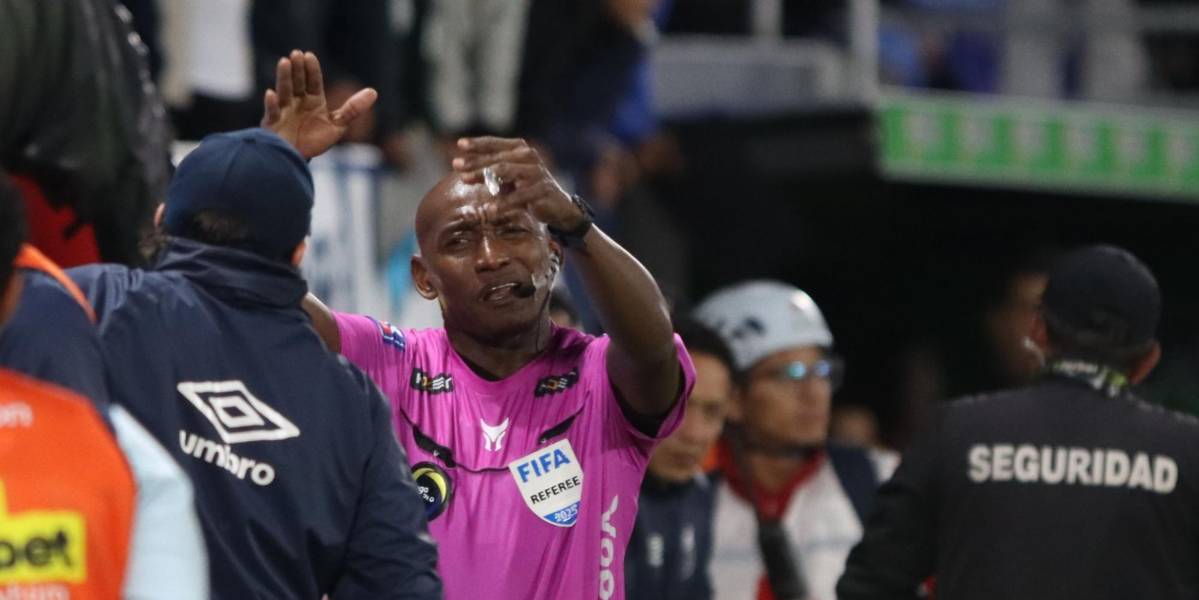 La FEF reprueba: ningún árbitro ecuatoriano en el Mundial 2026