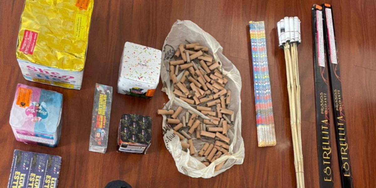 Las autoridades realizan controles a la venta de pirotecnia en las calles de Quito