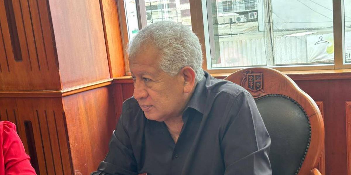 Hitler Álvarez, alcalde de El Guabo, fue procesado por tenencia ilegal de arma de fuego