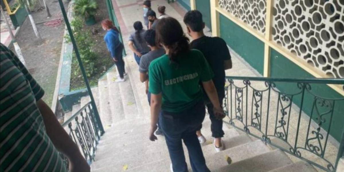Guayaquil: Clausuran centro educativo por no suspender clases presenciales