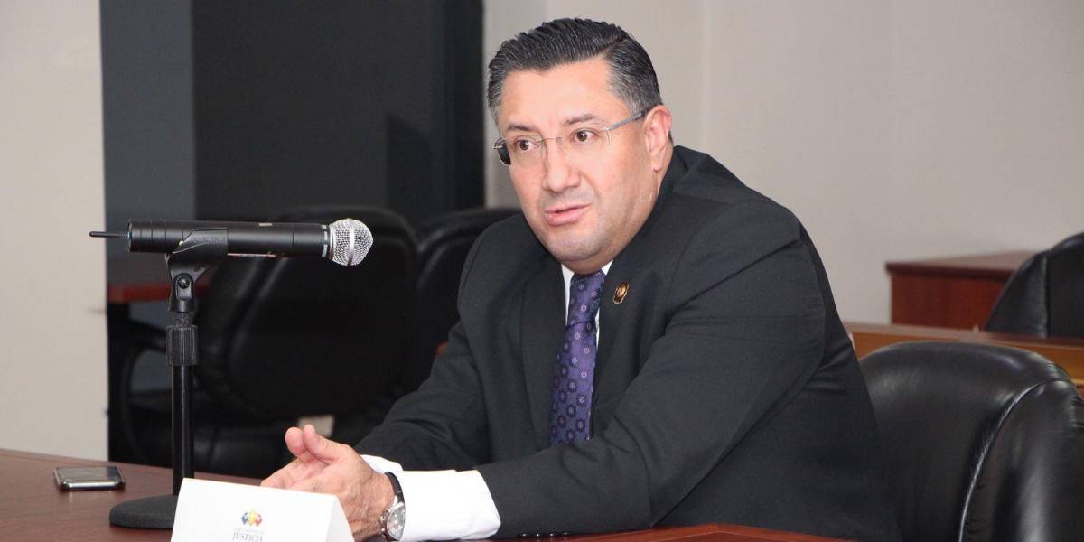 Judicatura suspende a Iván Saquicela por 90 días