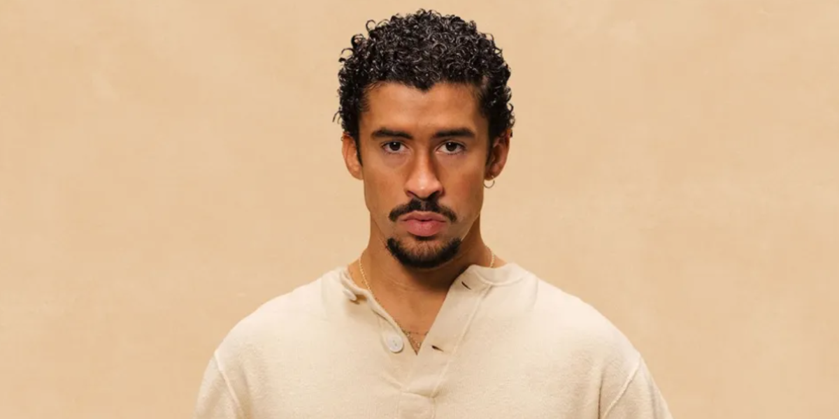 Filtran video de Bad Bunny trabajando como empaquetador en un supermercado