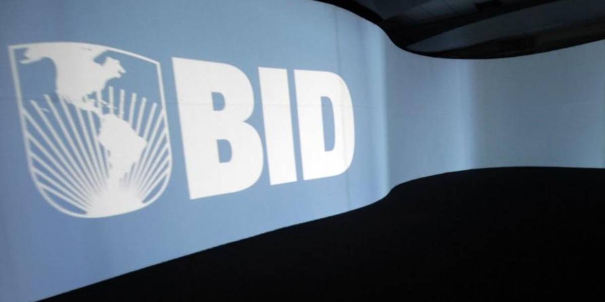 El BID aprueba crédito de USD1 000 millones para mejorar sistema eléctrico en Ecuador