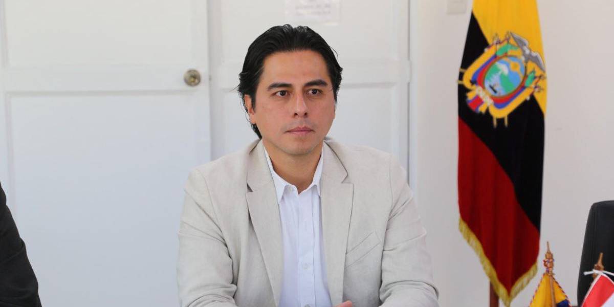 Fabián Calero inobservó artículos de contratación pública con Progen, dice Contraloría