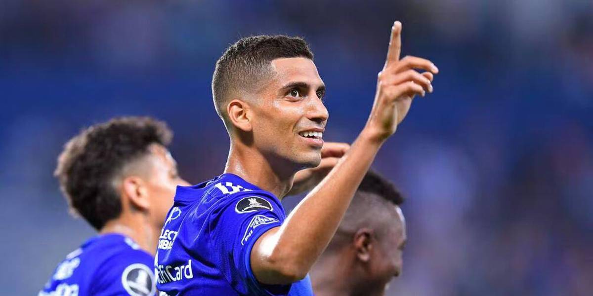 José Francisco Cevallos se despidió de Emelec y jugará en Kazajistán