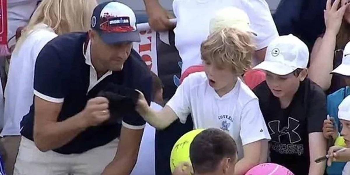 Empresario polaco le quita gorra firmada a un niño en el US Open