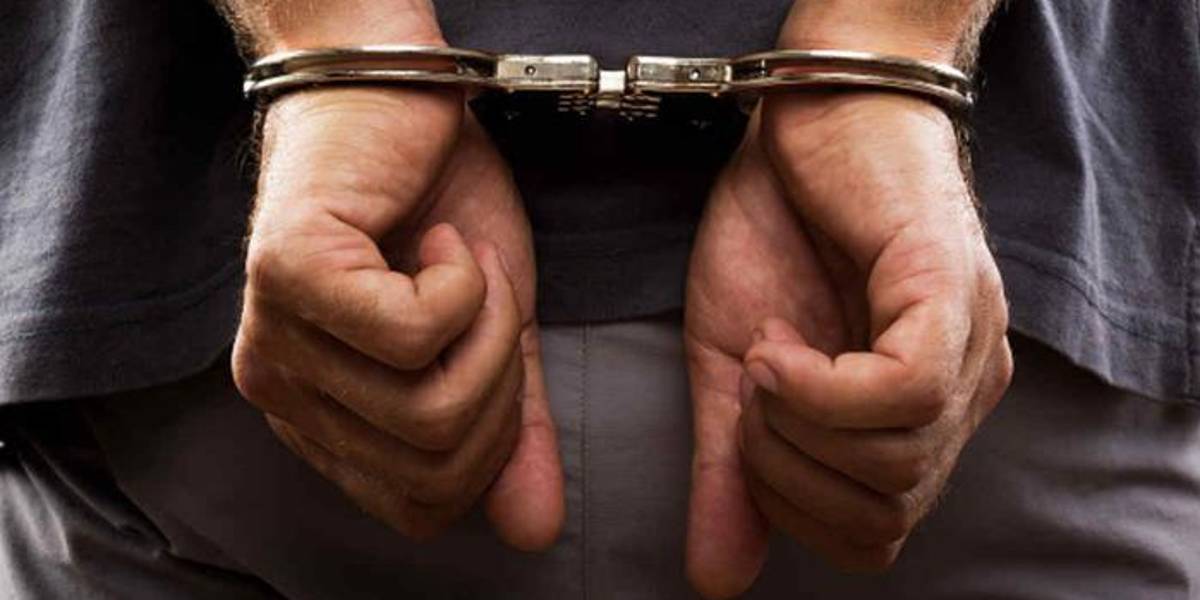 Dos policías fueron detenidos por presunta asociación ilícita en El Oro