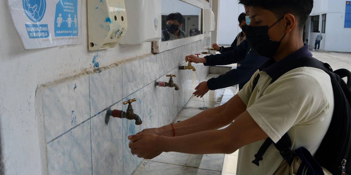 COVID-19: Quito exhorta al COE Nacional a que suspendan obligatoriedad del retorno a clases