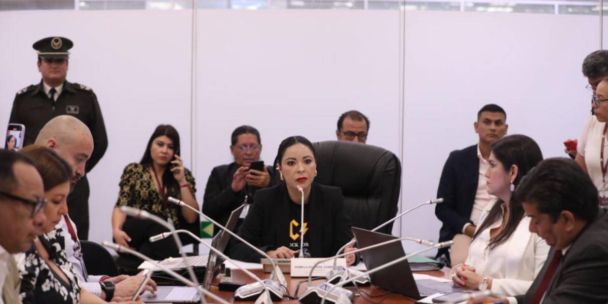 La Comisión de Fiscalización tiene tres juicios políticos en cola, pero en el CAL hay más solicitudes