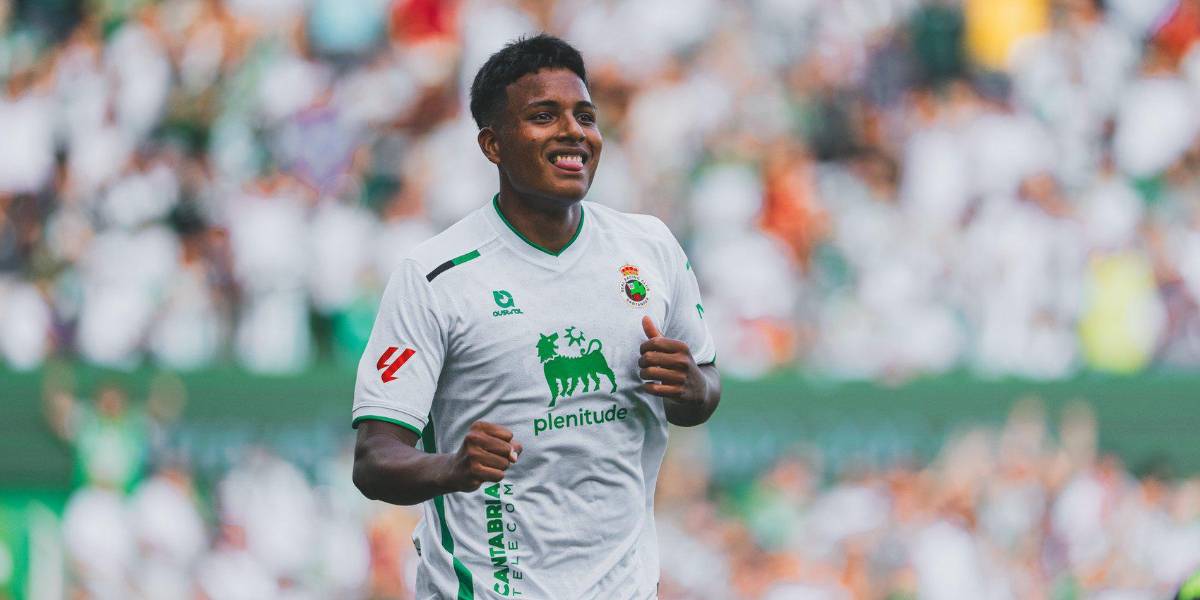 El AS Roma se reunió con la familia de Jeremy Arévalo para un posible traspaso