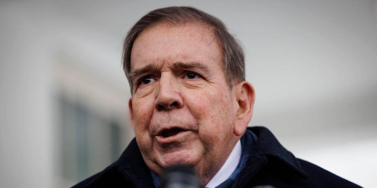 Edmundo González, presidente electo de Venezuela, fue hospitalizado en Madrid por baja tensión