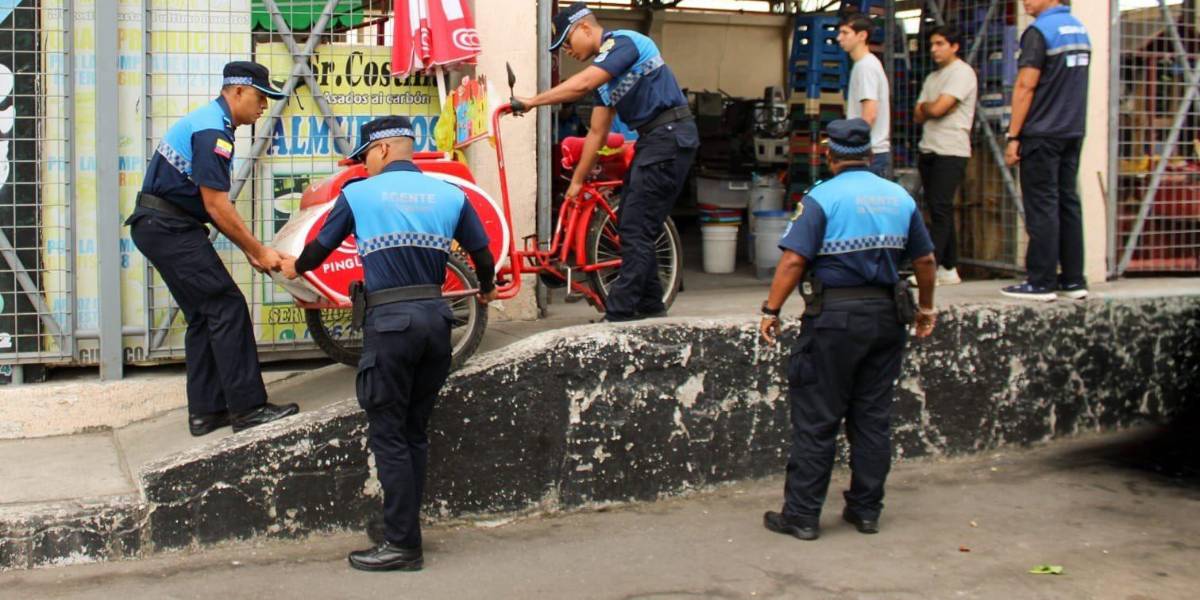 La requisa agresiva de una carretilla a un heladero en Guayaquil desató despidos en Segura EP