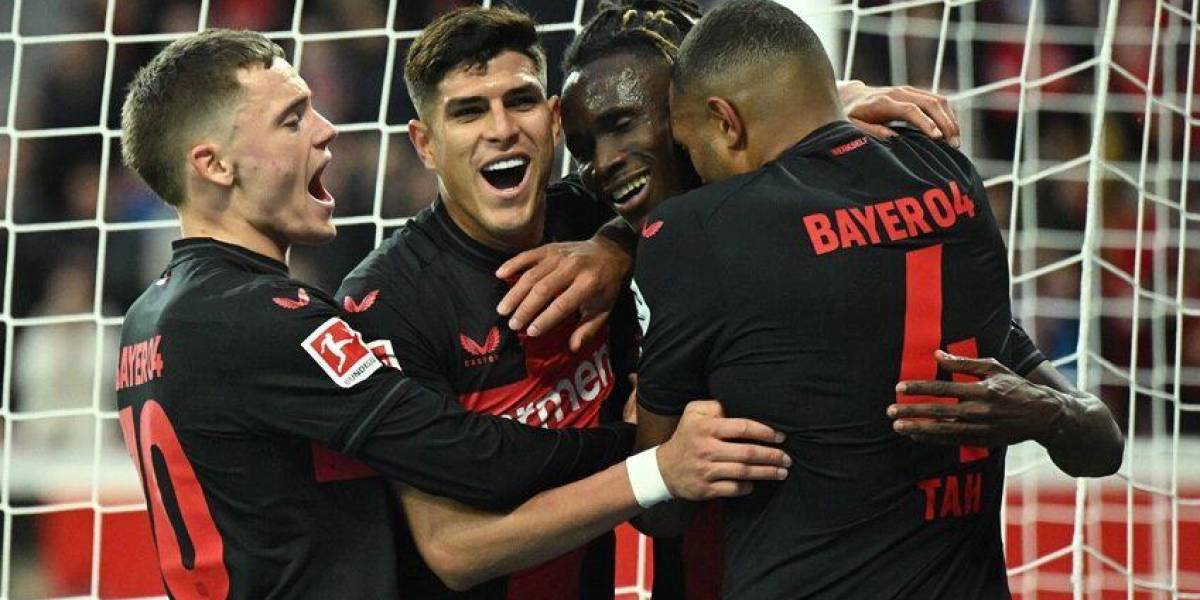 El Bayer Leverkusen, con Piero Hincapié de titular, goleó al Unión de Berlín
