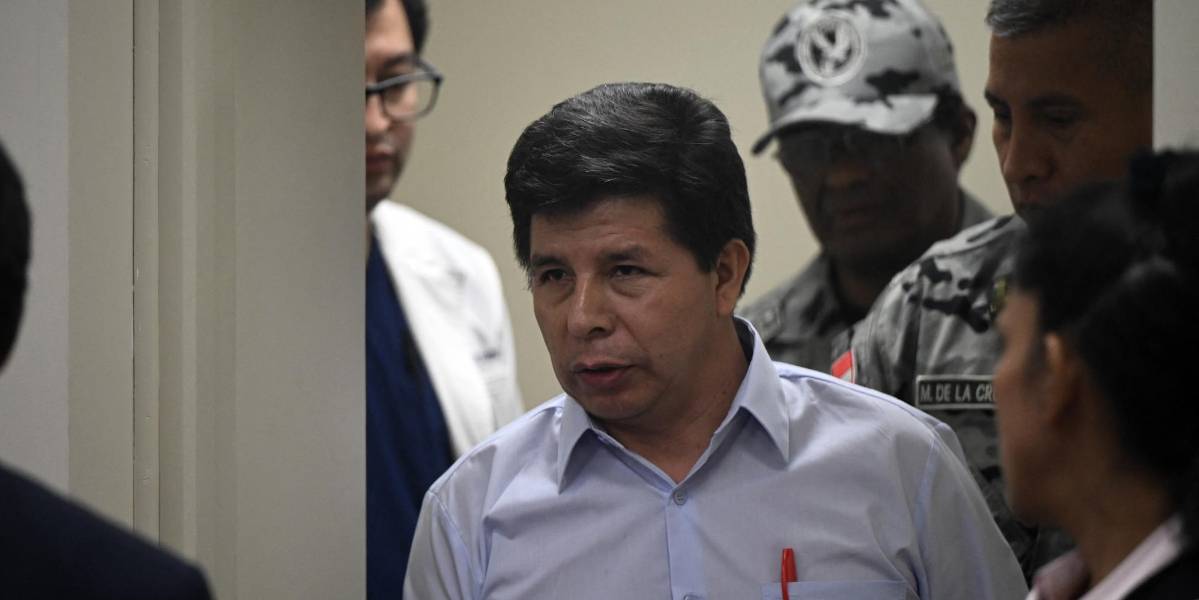 Hospitalizan a expresidente Castillo por huelga de hambre en Perú