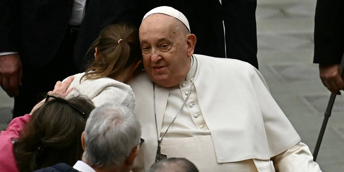 El Papa bromeó sobre su salud durante la visita de la primera ministra de Italia en el hospital