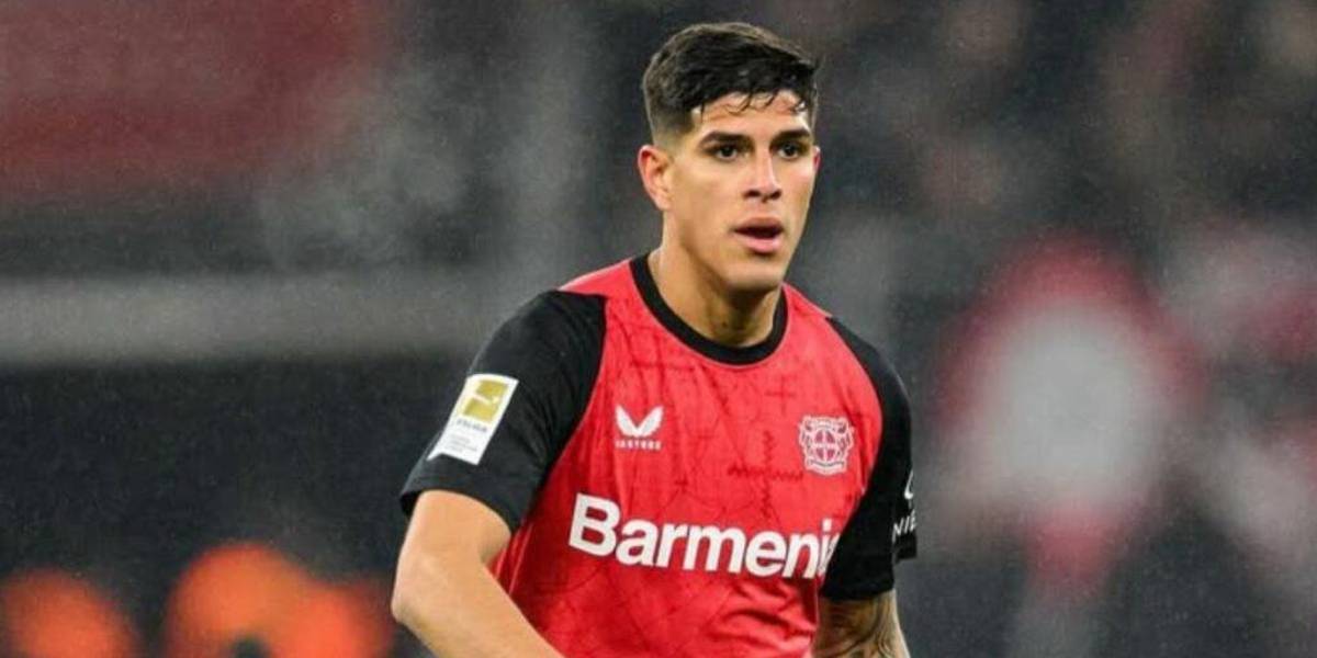 Chelsea reactiva su interés por Piero Hincapié tras confirmarse una sensible baja en su defensa