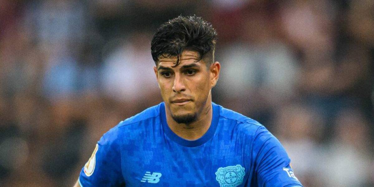 Piero Hincapié llegó a un acuerdo con el Arsenal de Inglaterra