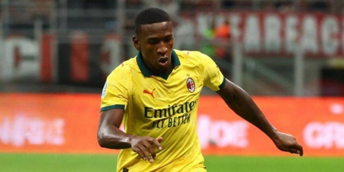 Pervis Estupiñán vuelve a la acción en la Serie A y suma minutos clave en el triunfo del AC Milan