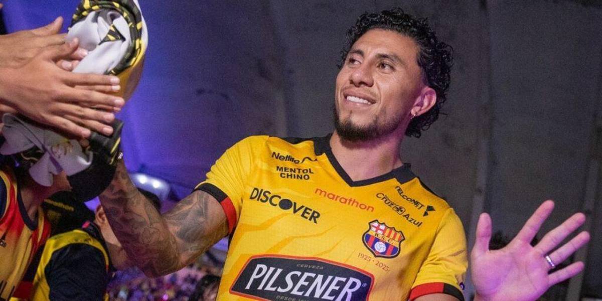 El look de Joao Rojas en la playa